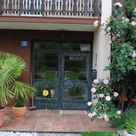 Michor شقة لاتسخاش اوبر ديم اف