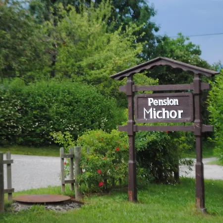 דירה Michor